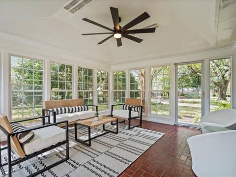 Greenville Central Retreat With Pool - Sleeps 11