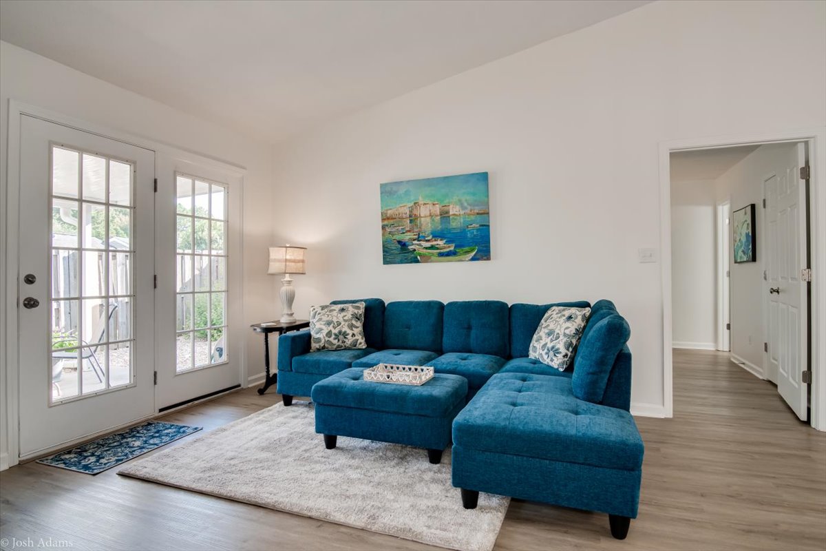 Successful Airbnb property: Cheerful and comfortable townhouse in Evans