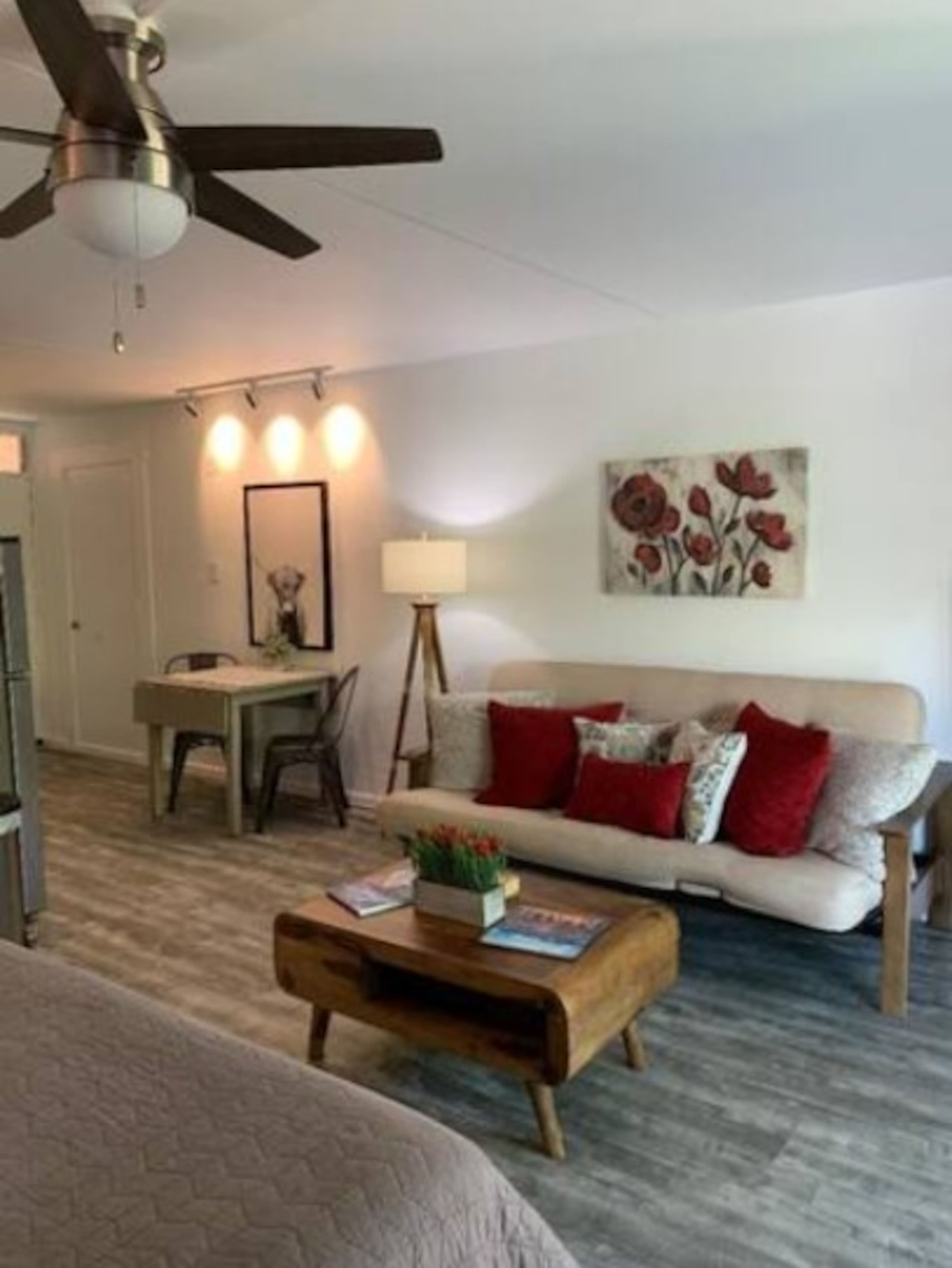 Condo in Kihei · ★4.9 · Studio · 2 beds · 1 private bath - Image 2