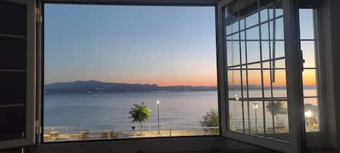 Dimitra's: Window to Evoikos