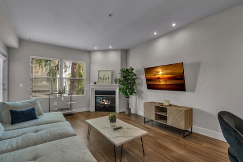 Westwood - Free Parking & Resort Style Amenities
