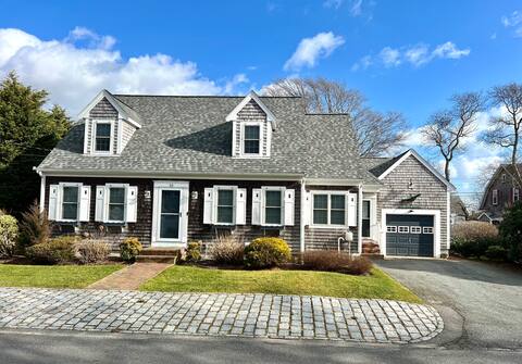 Fabulous Falmouth Heights home steps to beach!
