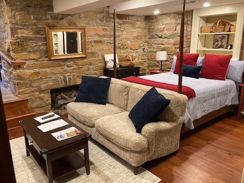 Historic Two Bedroom in Old Town Warrenton