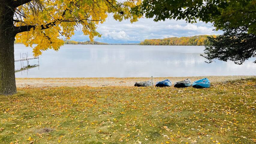 Sandy beach! 5bd/3bth Lake Tetonka Sauna Arcade gallery image 2