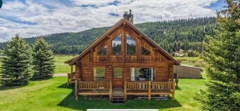 Cozy Montana relaxation of a lifetime.
