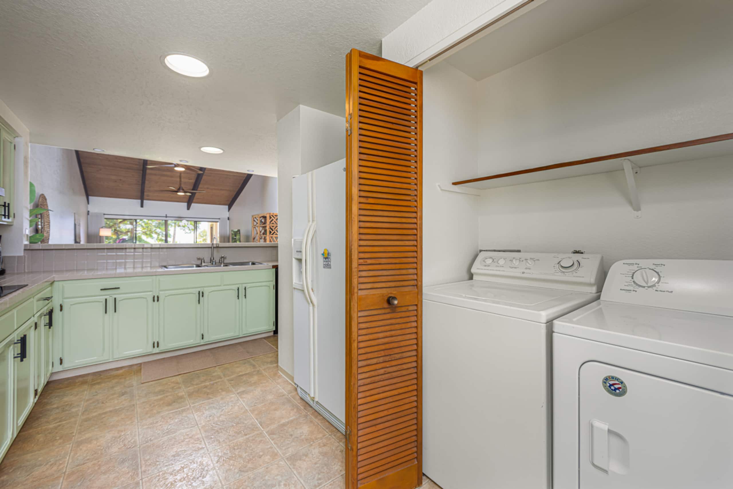 Condo in Kailua-Kona · ★4.87 · 3 bedrooms · 4 beds · 3 private baths - Image 22