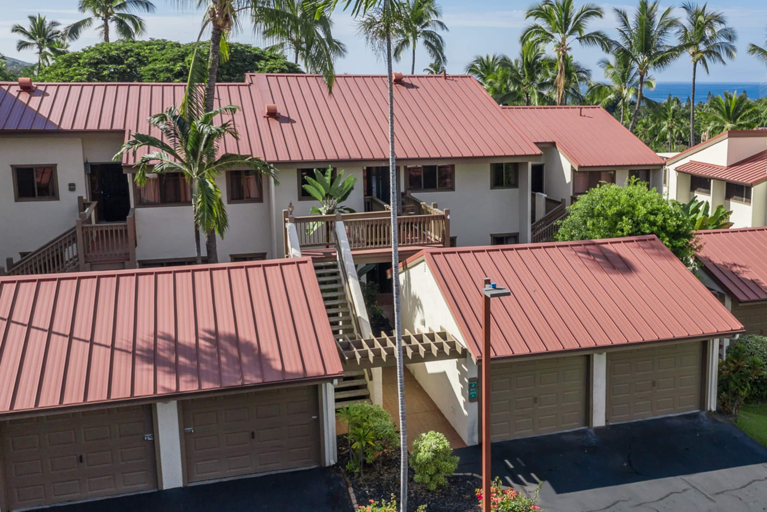 Condo in Kailua-Kona · ★4.87 · 3 bedrooms · 4 beds · 3 private baths - Image 25