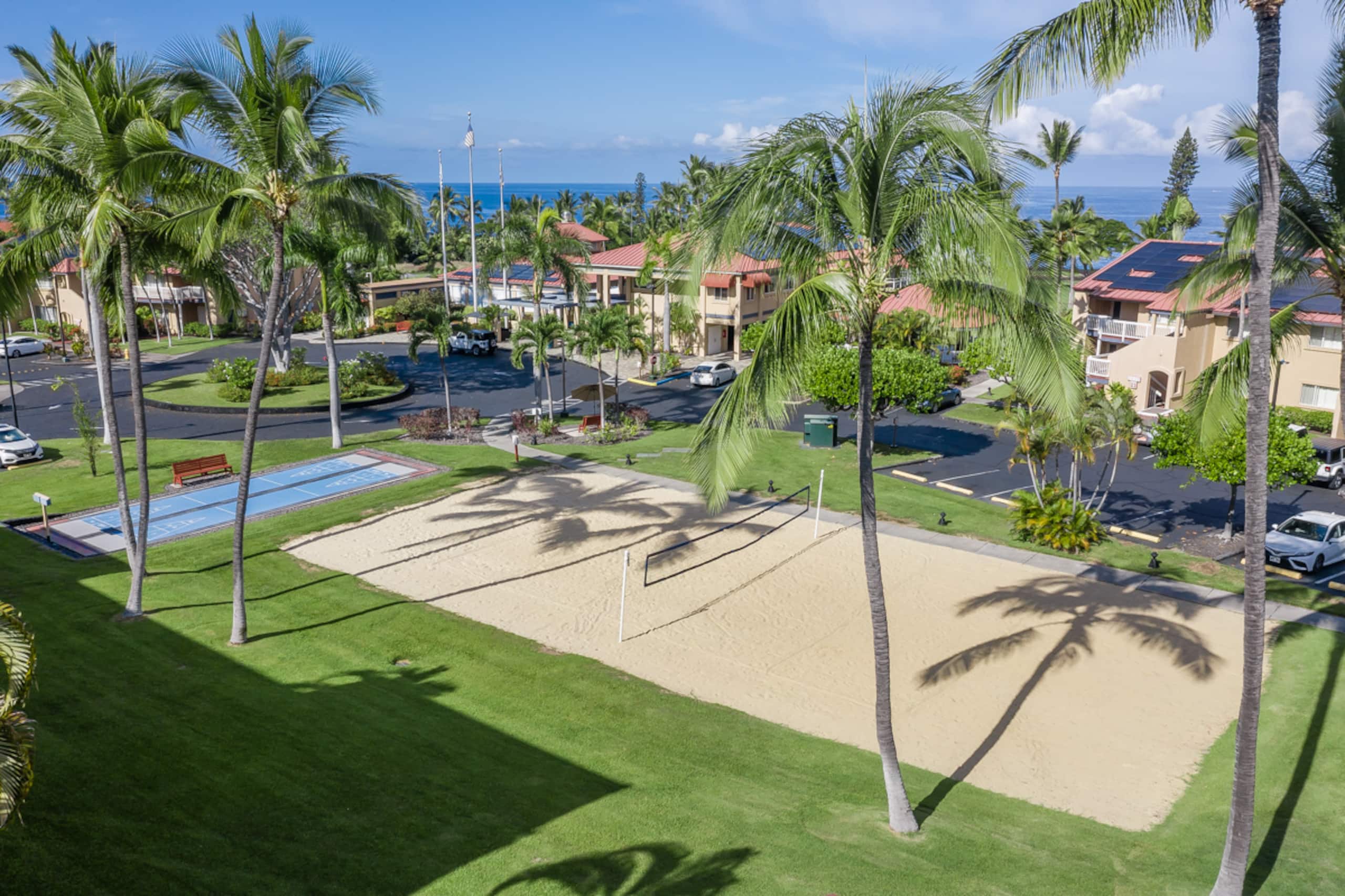 Condo in Kailua-Kona · ★4.87 · 3 bedrooms · 4 beds · 3 private baths - Image 33