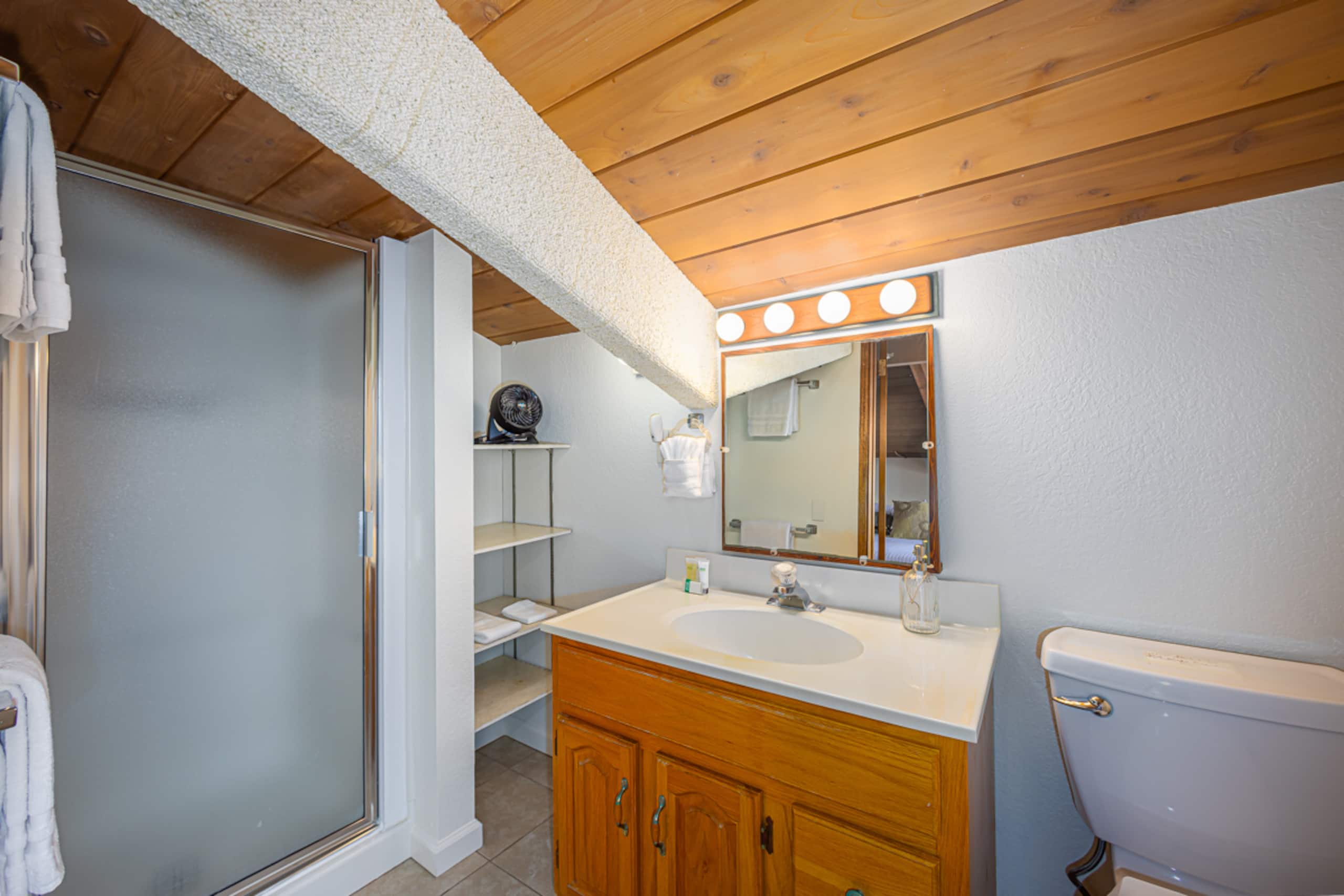 Condo in Kailua-Kona · ★4.87 · 3 bedrooms · 4 beds · 3 private baths - Image 18