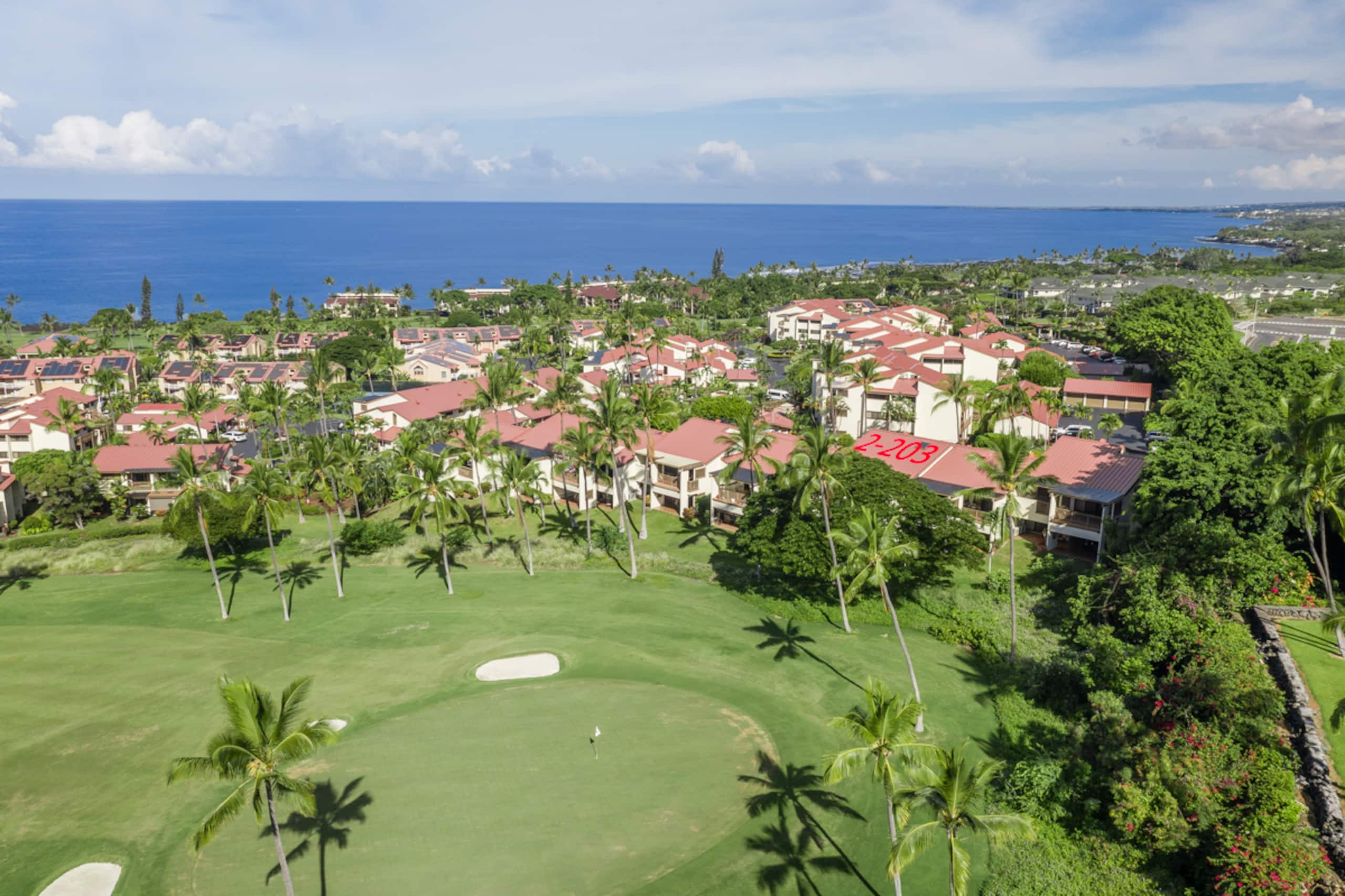 Condo in Kailua-Kona · ★4.87 · 3 bedrooms · 4 beds · 3 private baths - Image 26