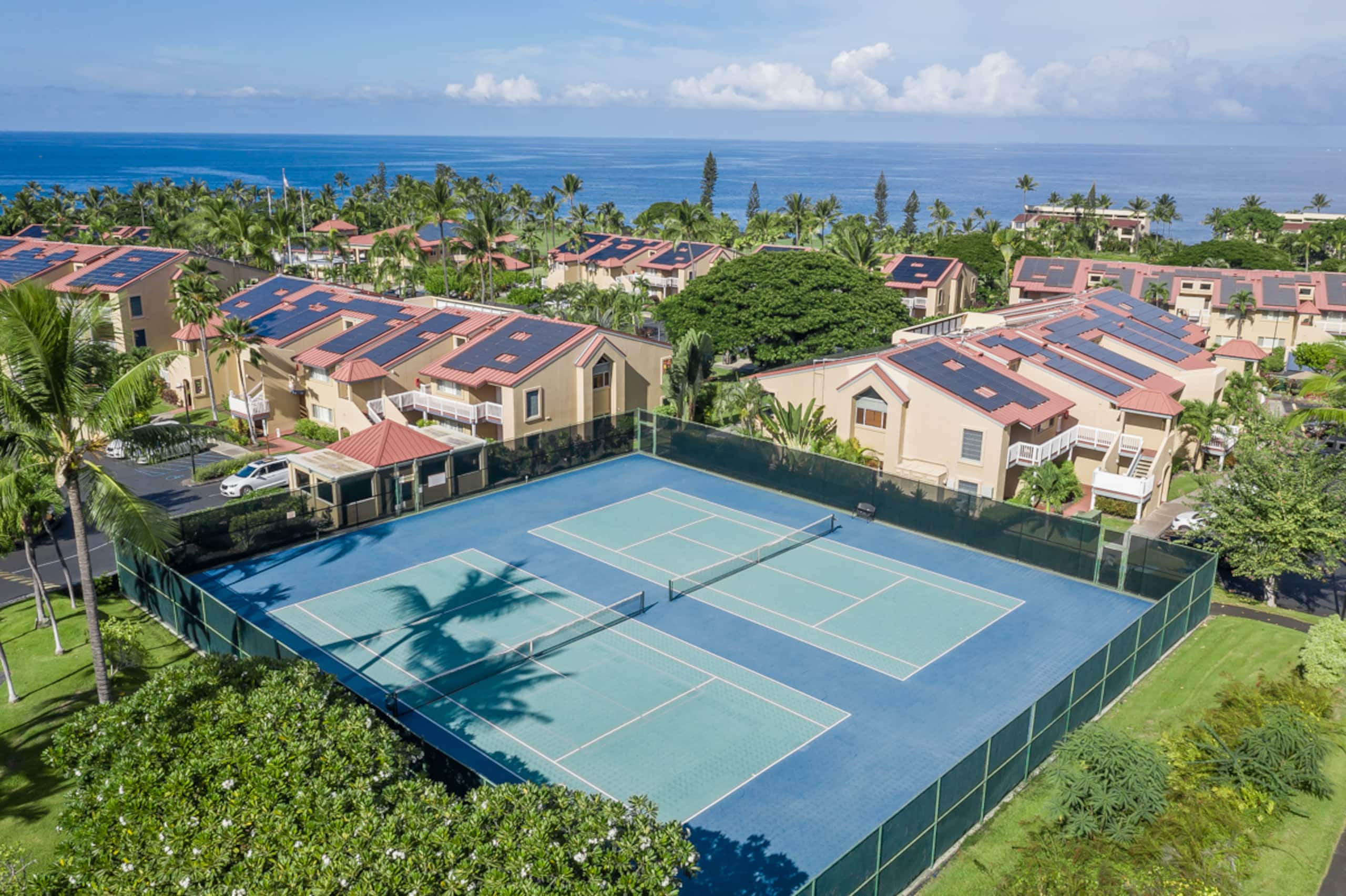 Condo in Kailua-Kona · ★4.87 · 3 bedrooms · 4 beds · 3 private baths - Image 32