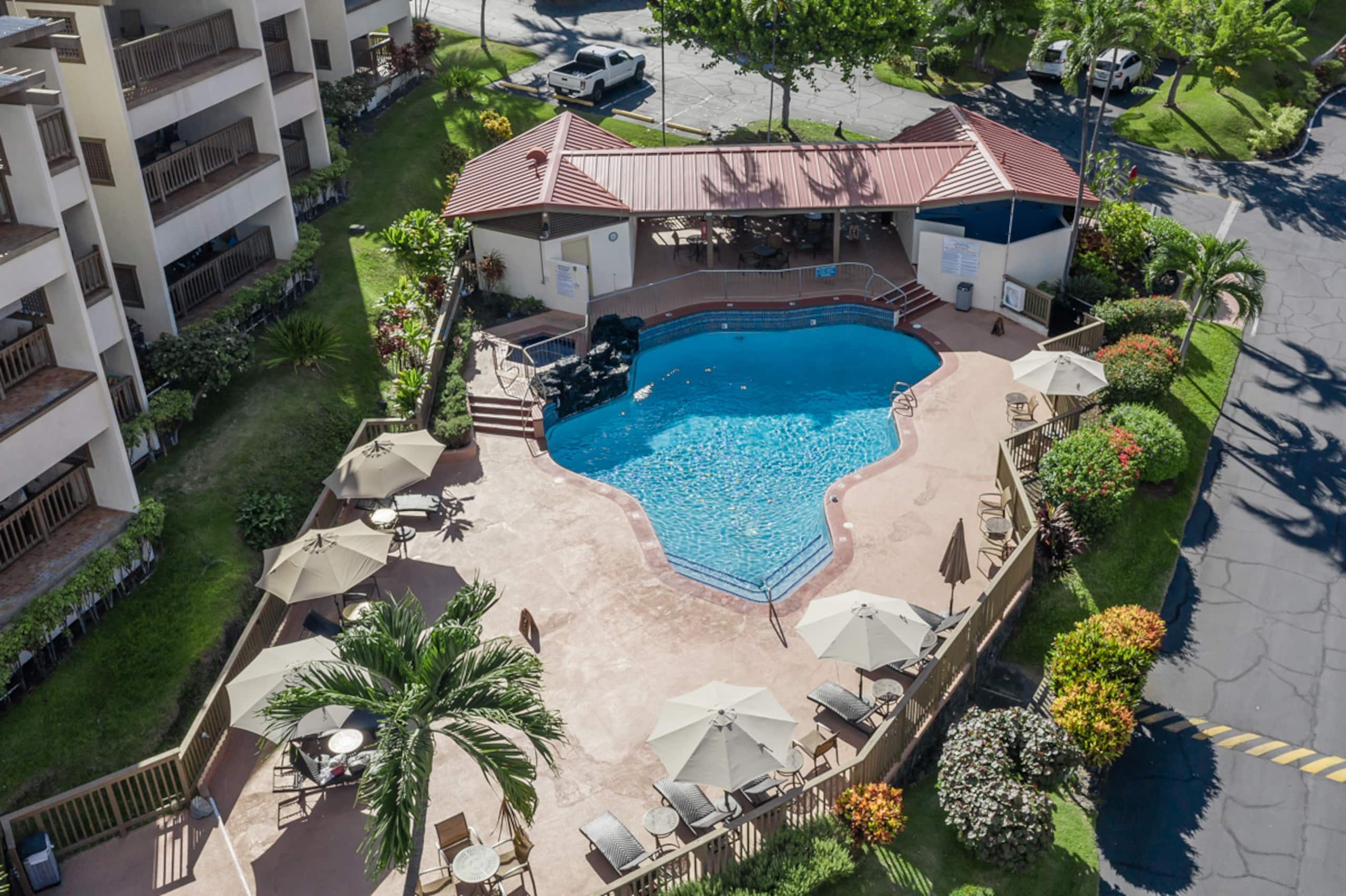 Condo in Kailua-Kona · ★4.87 · 3 bedrooms · 4 beds · 3 private baths - Image 34