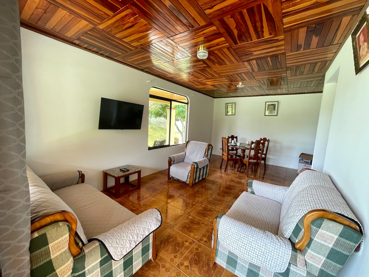 Mountain House and Peace — 3 bedroom vacation rental in Carmona