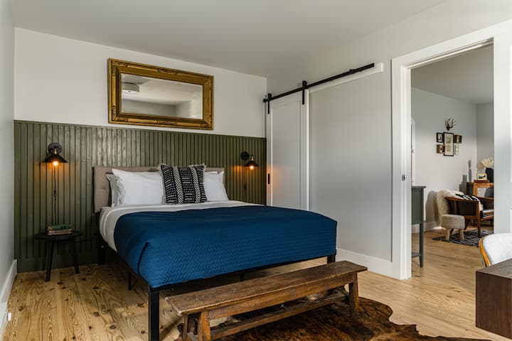 Embracing the Cozy Embrace of a Thoughtfully Designed Bedroom Haven