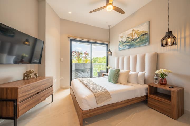 Საძინებელი 1 ცალკე ტერასით გასასვლელით 