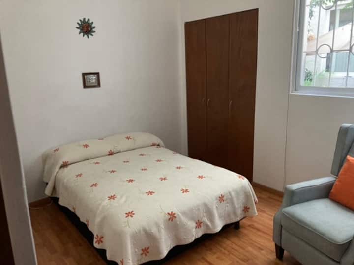 Cozy shared room in the Napoles PB Condominiums for Rent in Mexico