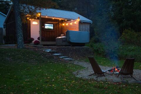 Romantic Getaway In The Pines