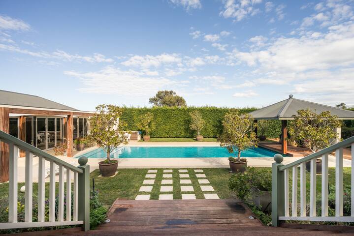 Hideout in Rye – Luxury resort style holiday home gallery image 2