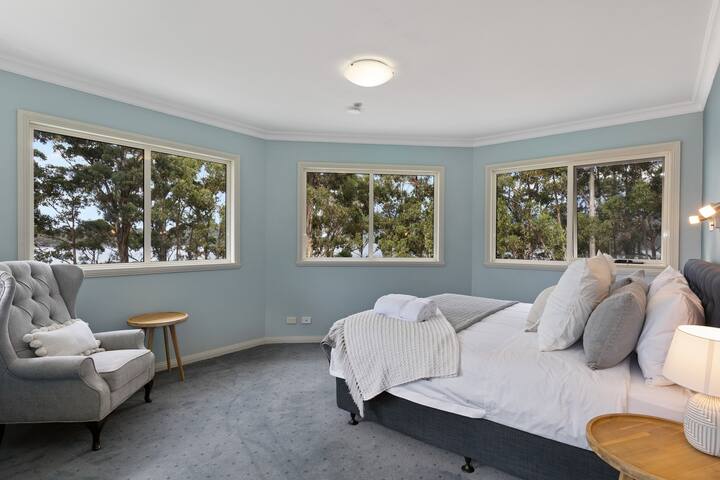 Tall Trees- Aurora Chaser’s Dream gallery image 5