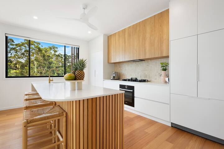 Family friendly beach home with pool & games room gallery image 4