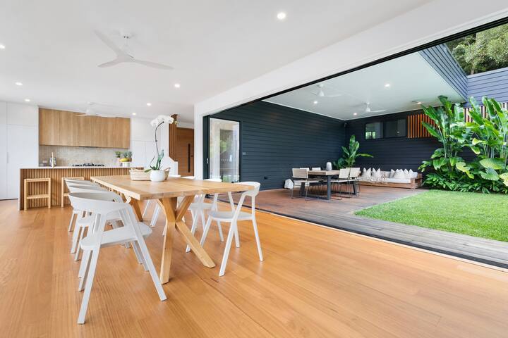 Family friendly beach home with pool & games room gallery image 5