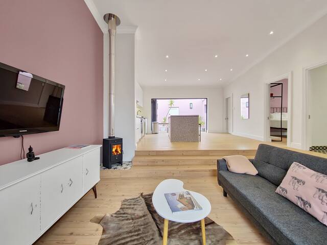 Trendy Bo-Kaap home, private patio, fireplace gallery image 2