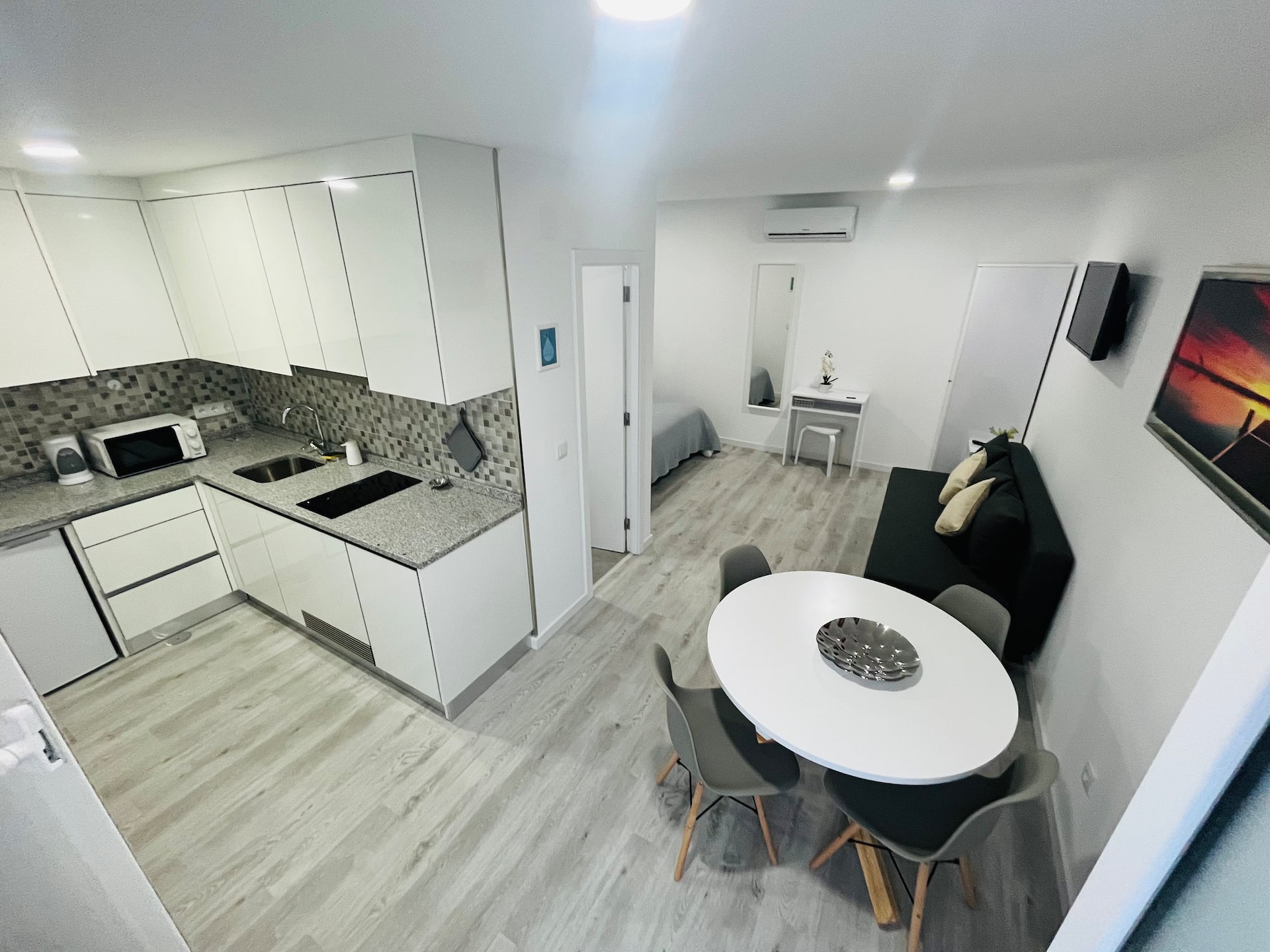 5studio 300m from Costa da Caparica beach