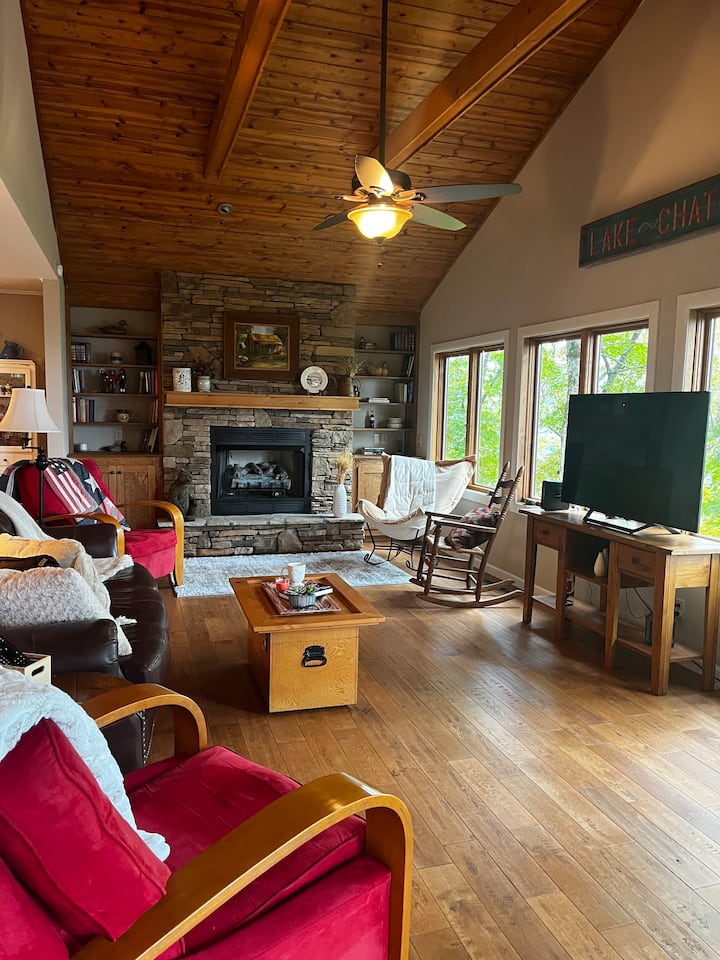 Mountain Majesty 3 Bedrooms/3 Bathrooms Lake Views - Hiawassee, GA