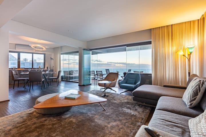 Oceanside Splendour in Bantry Bay