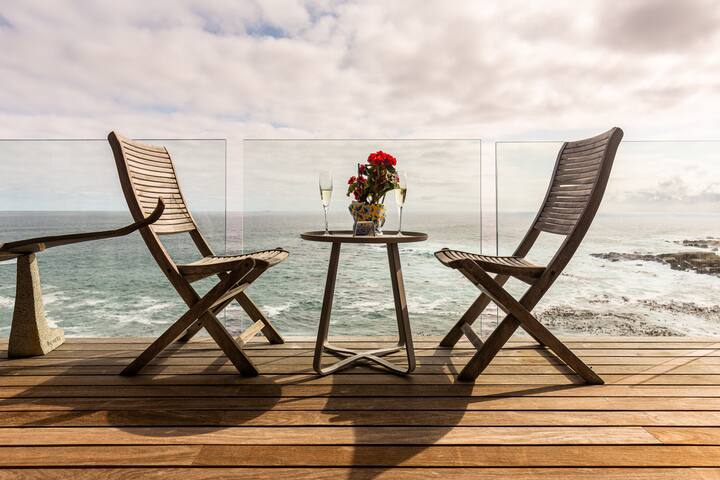 Oceanside Splendour in Bantry Bay gallery image 2