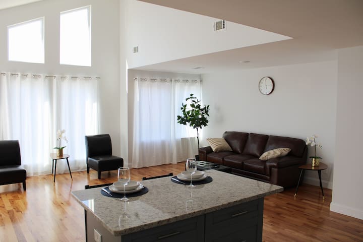 Cozy 2 Beds APT EZ Access to NY