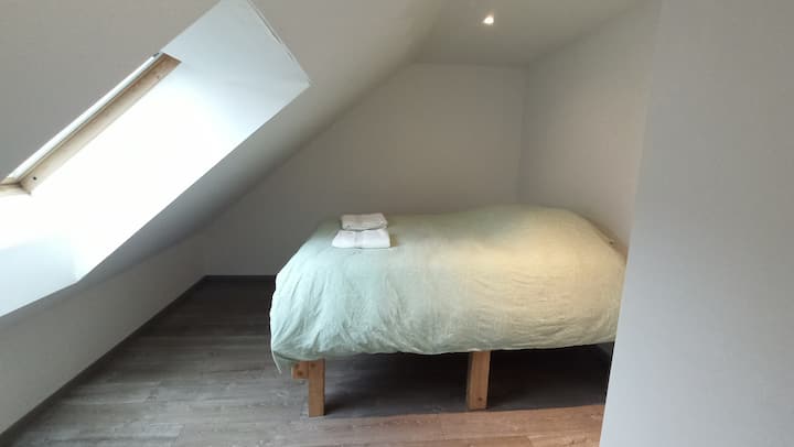 Spálňa s manželskou posteľou