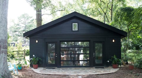 Top Airbnb: Welcome to The Kube Charlotte! in Plaza Midwood