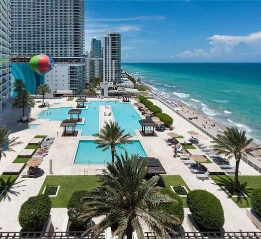 Condo vue océan , 2 chambres et 2 salles de bain