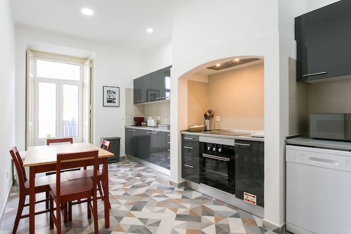 NEW! Lisbon Comfy Apartment V gallery image 2