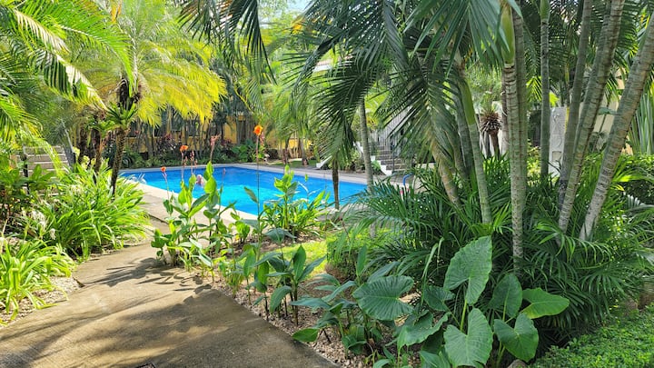 Lovely 2 bedroom 2 bathroom condo with a pool — 2 bedroom vacation rental in Playas Del Coco
