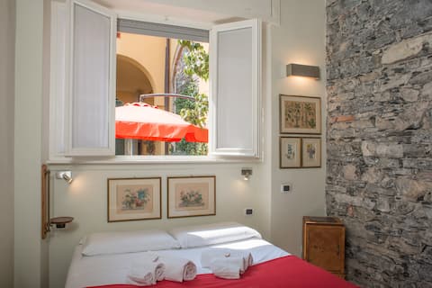 Successful Airbnb property: Castello, for a couple or a young family in Cernobbio