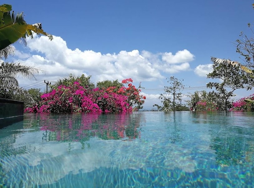 Villa in Kuta Selatan · ★4.2 · 3 bedrooms · 3 beds · 1 private bath รายการ Airbnb เปรียบเทียบ
