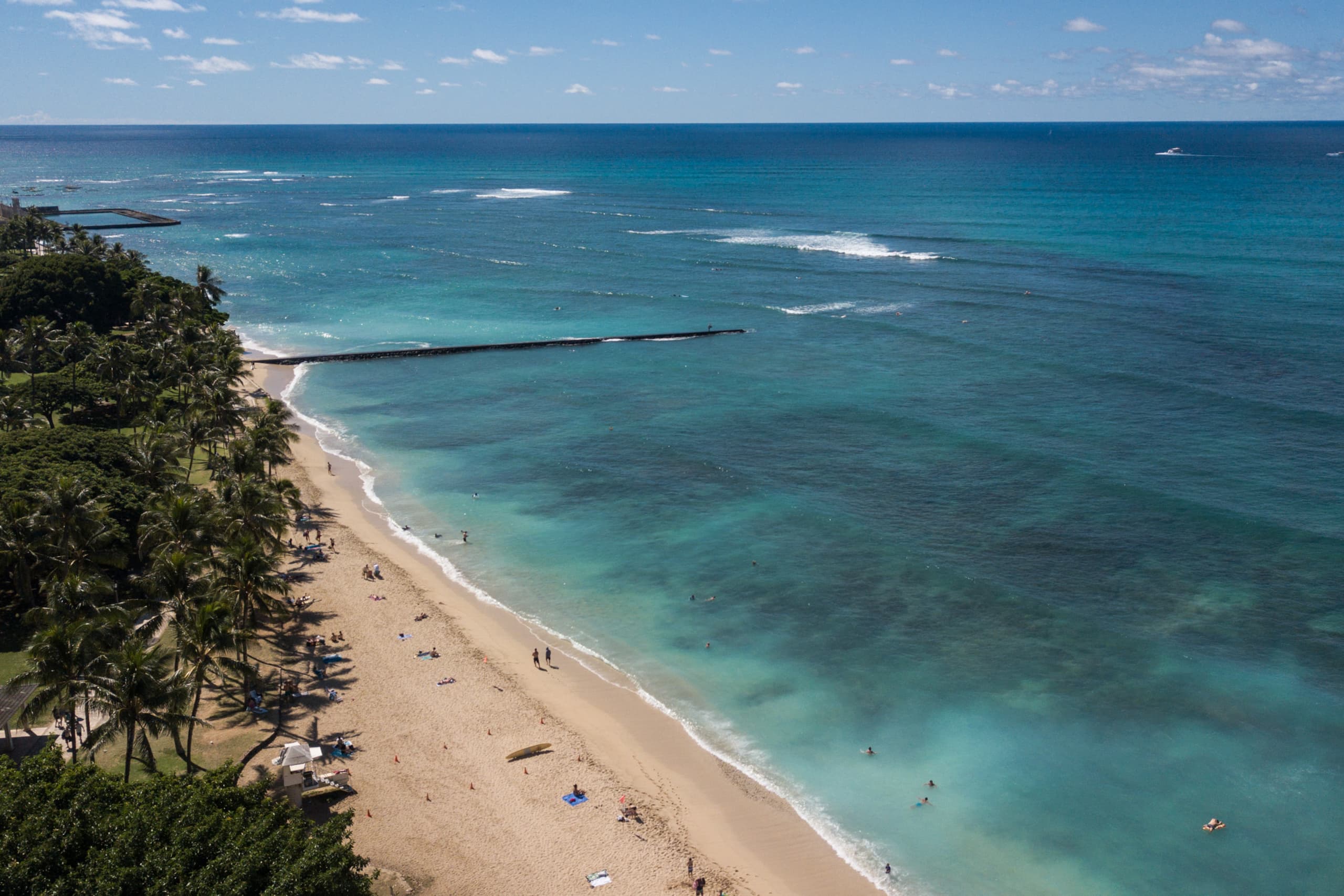 Condo in Honolulu · ★4.96 · 2 bedrooms · 4 beds · 2 private baths - Image 25