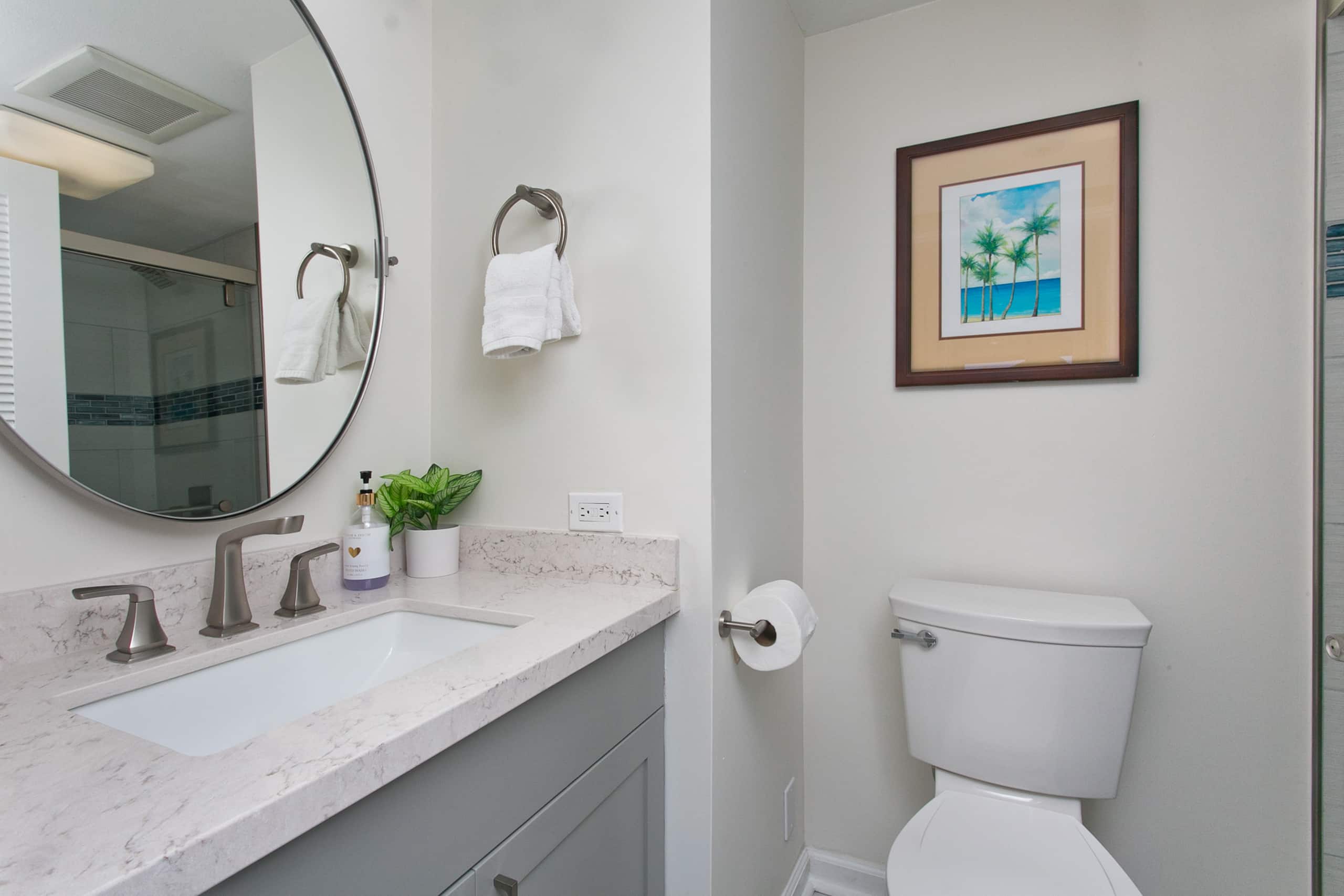 Condo in Honolulu · ★4.96 · 2 bedrooms · 4 beds · 2 private baths - Image 16
