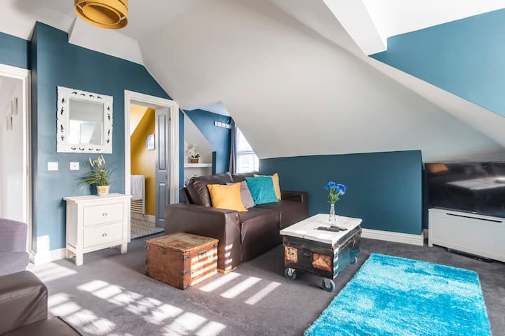 Seaview Brighton Townhouse Near Beach Sleeps 15 - United Kingdom