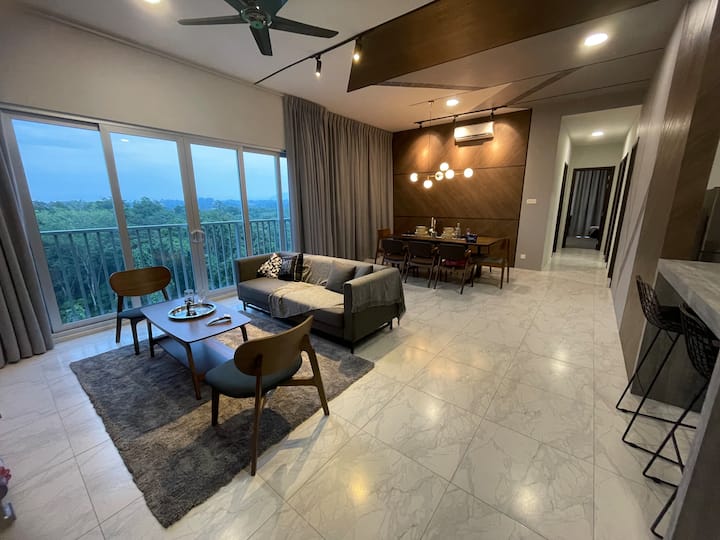 Brand New Spacious & Modern Apartment 3BR+1 Study Vacation homes for