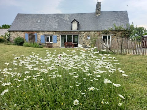 Single-story house 100 m from the beaches