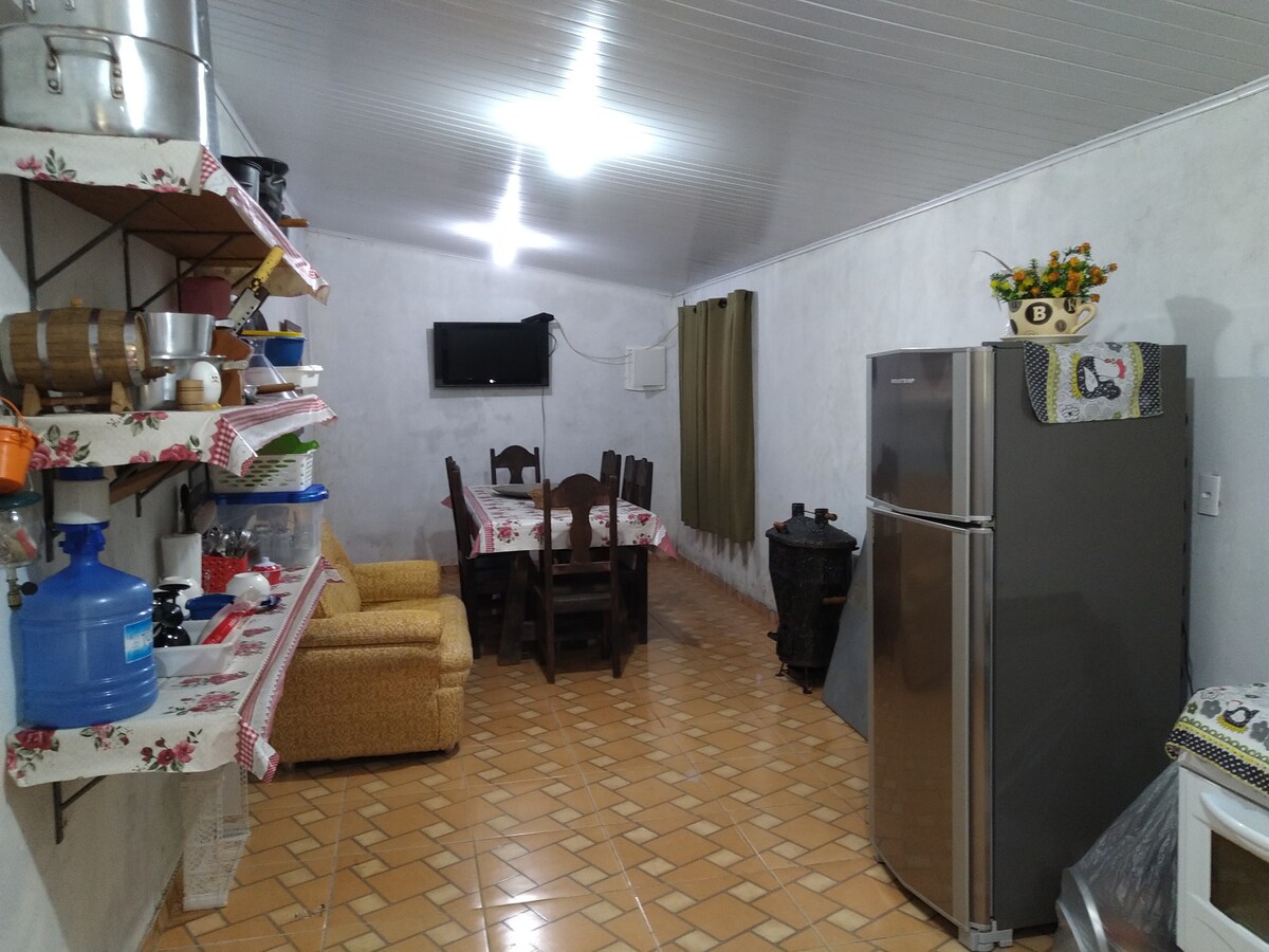 Top Airbnb: Family farm, swimming pool with spring water! em Juquitiba
