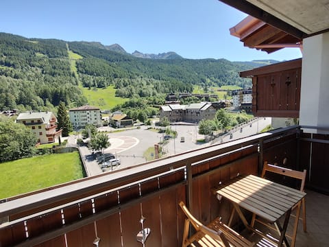 Panoramic apartment 150 meters from the slopes