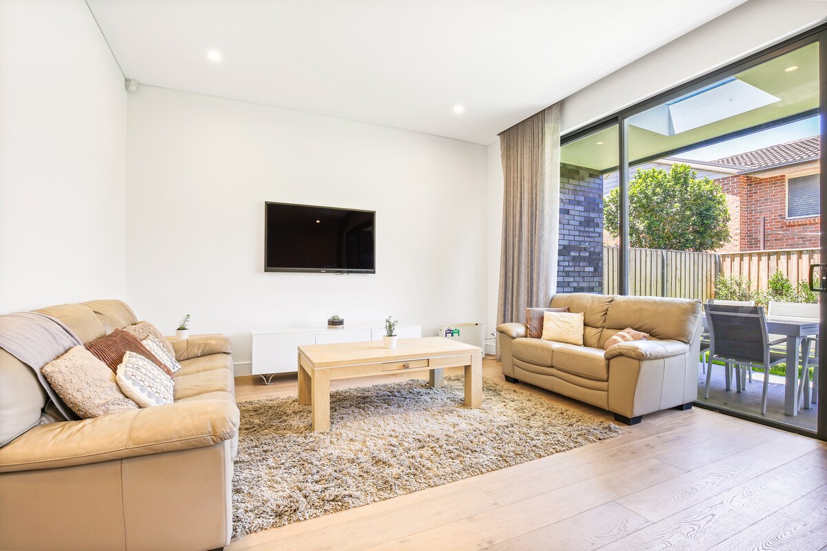 Airbnb performant: Modern Luxury Stylish Duplex in Sydney, Canada Bay à Sydney