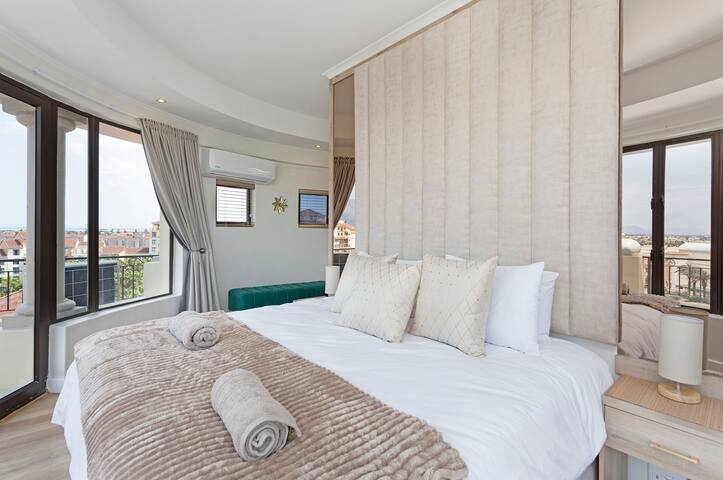 30% off Designer Penthouse – backup power gallery image 3