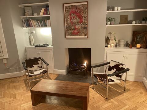 Popular Airbnb listing: Cozy 3 Bedrooms town house in Kentish Town Camden in Islington