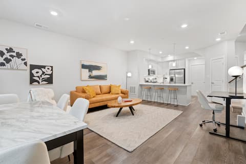 Upscale+Private Home 3 BEDR+3 BTH, Kitchen, Garage