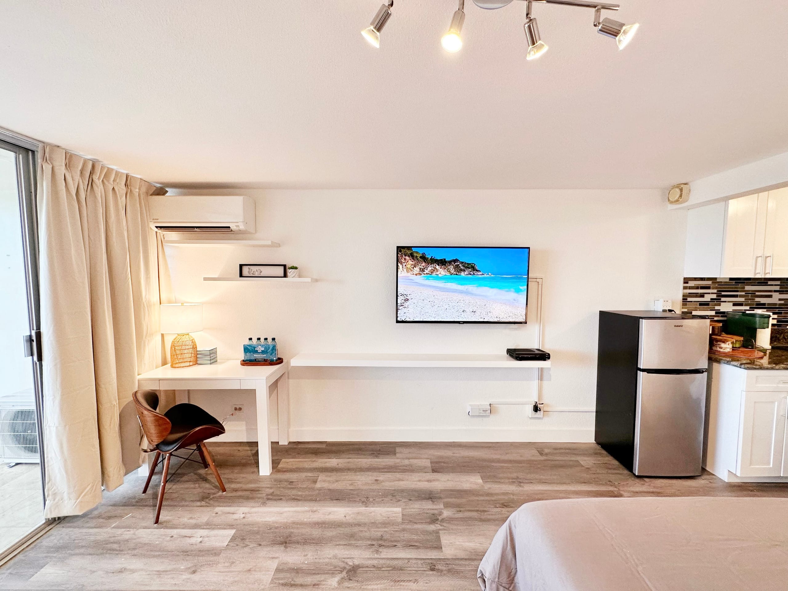 Condo in Honolulu · ★4.91 · Studio · 2 beds · 1 bath - Image 8